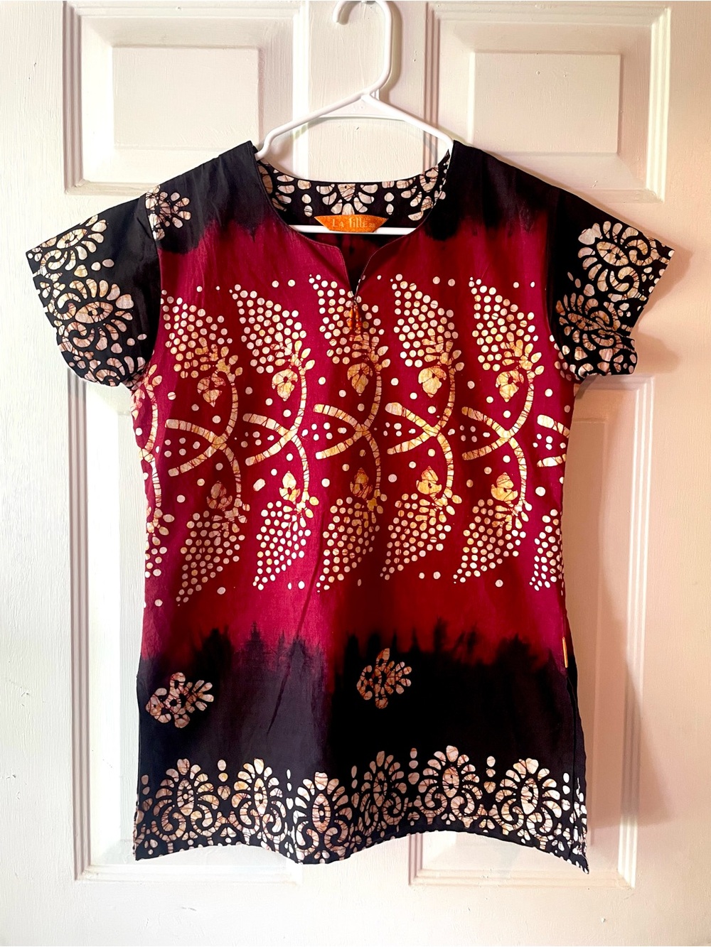 La Fille 28 Black Burgundy Cream Boho Grape Print Short Sleeve Tunic Blouse Med?
